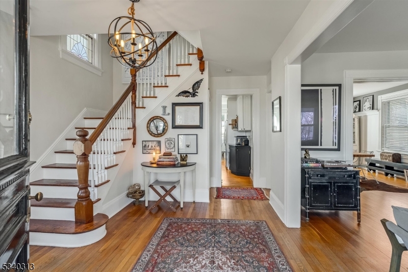 62 Mountain Ave