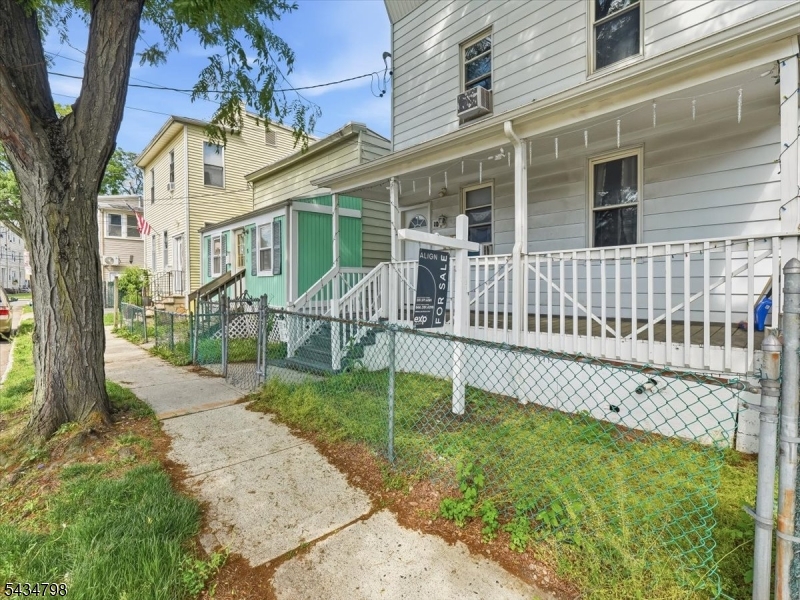 10 Dean St