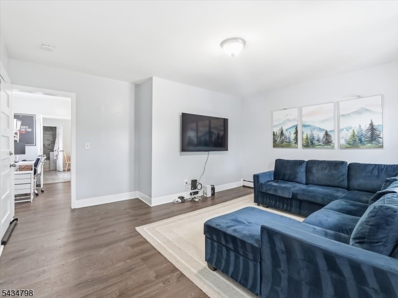 10 Dean St