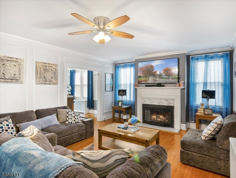 15 Whitman Ave