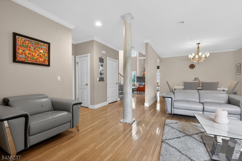 70 Winged Foot Dr