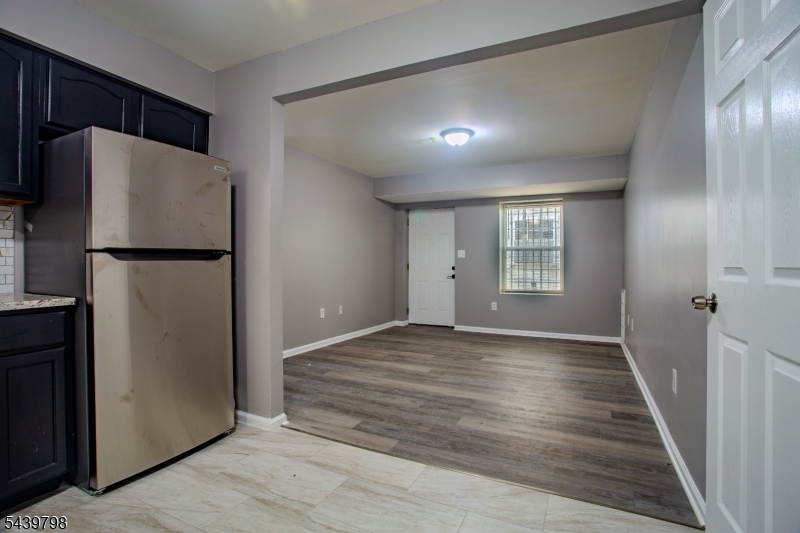280 Jelliff Ave 1