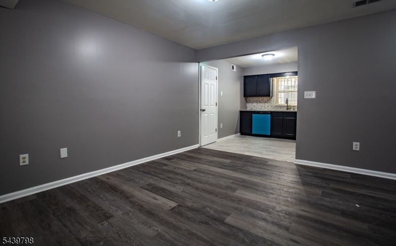 280 Jelliff Ave 1