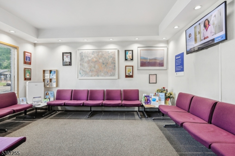 1530 Saint Georges Ave