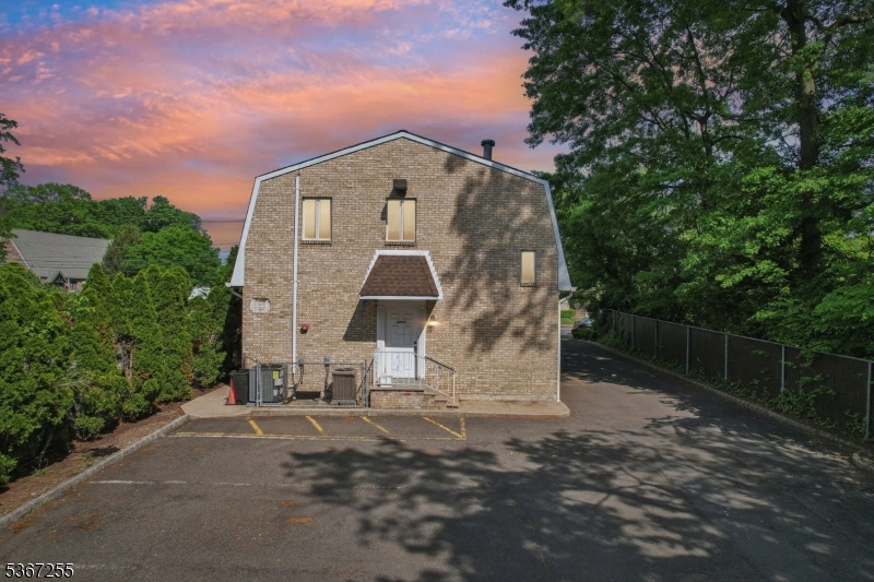 1530 Saint Georges Ave