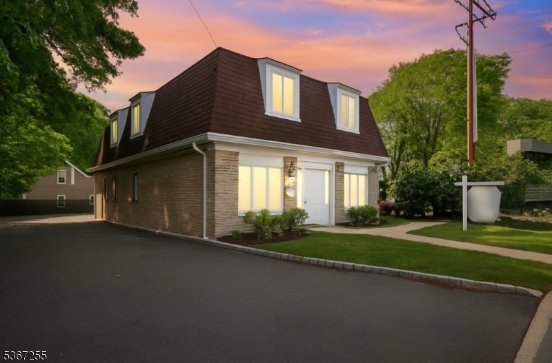 1530 Saint Georges Ave