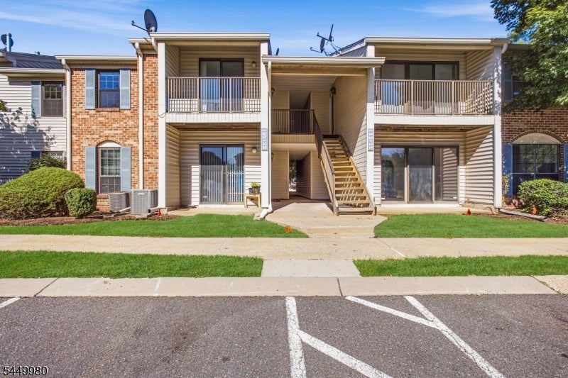 61 Taylor Dr