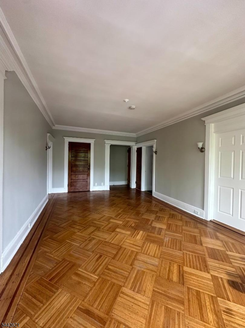 185 S Orange Ave 10