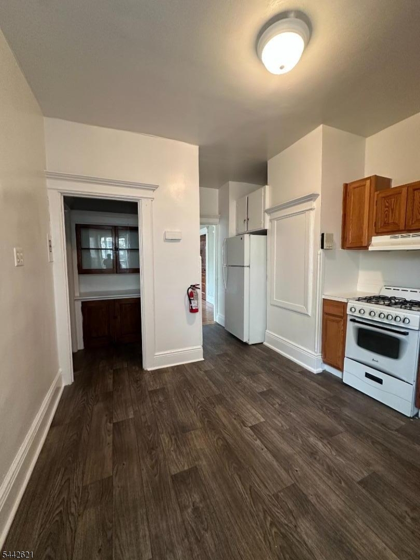 185 S Orange Ave 10