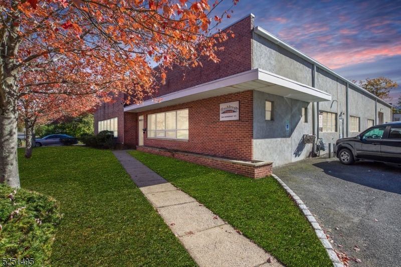 343 Somerset St