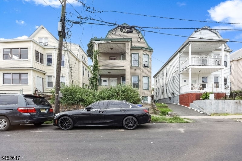 224 Lawrence St