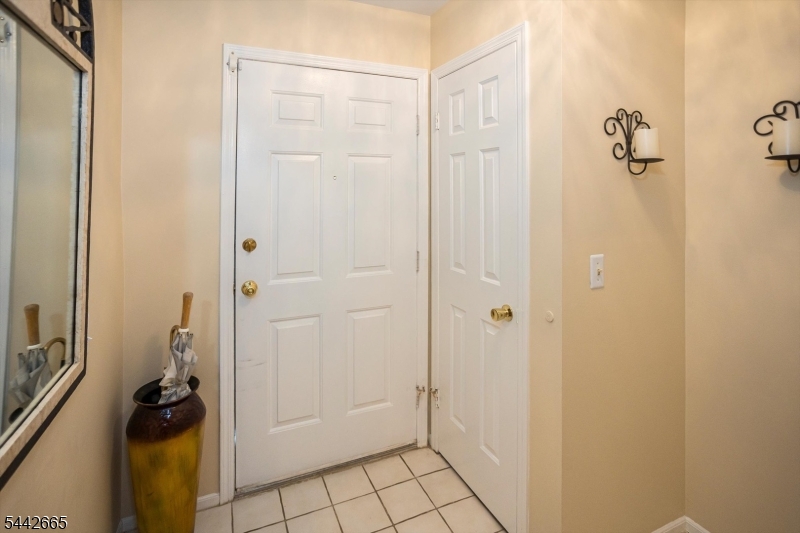 10 Brookstone Cir