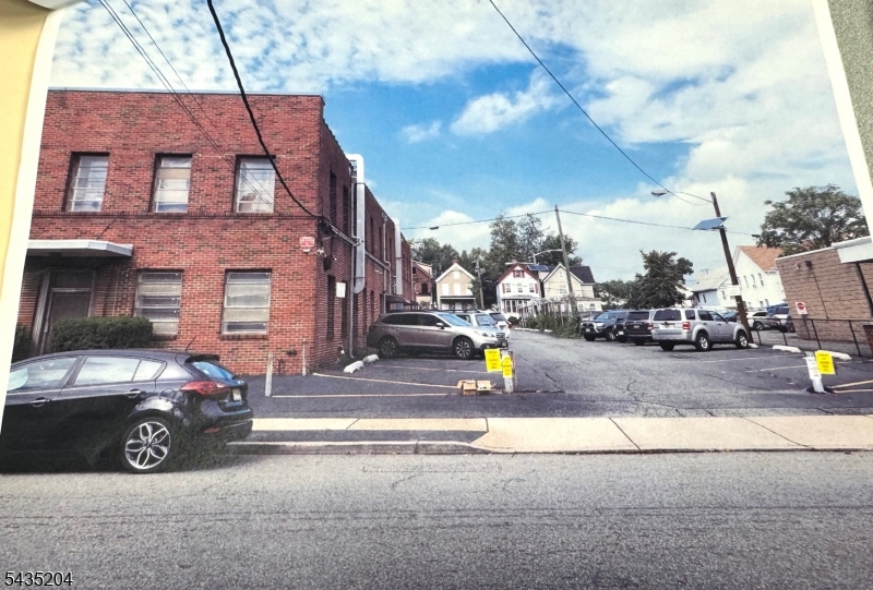 183 Oakwood Ave