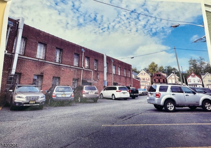 183 Oakwood Ave