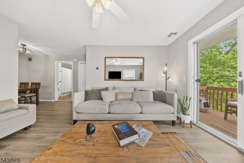 10 Stonyridge Dr