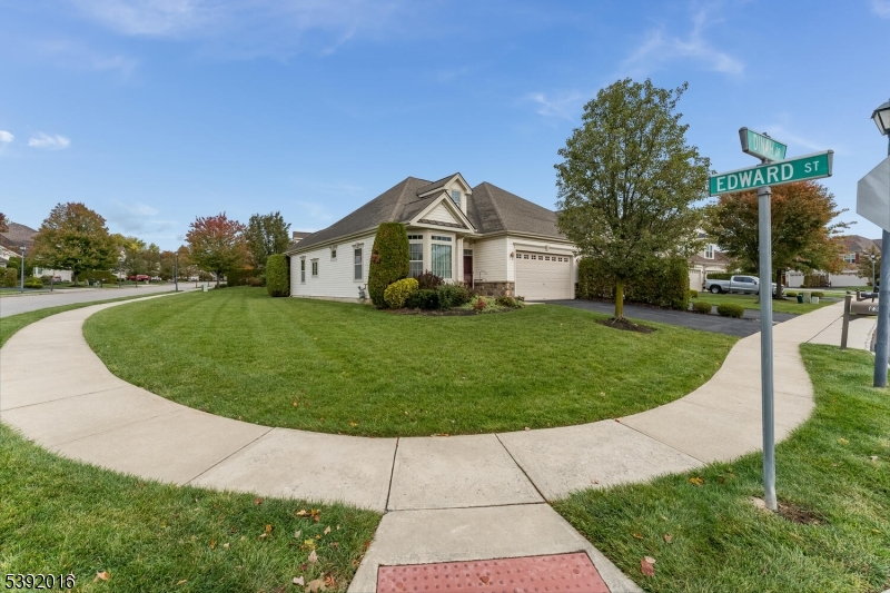 23 Dinah Dr