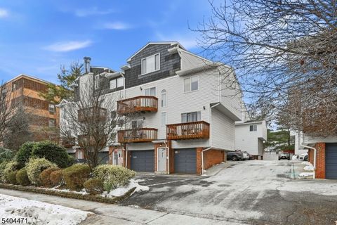 31 Fairmount Ave Hackensack City NJ 07601