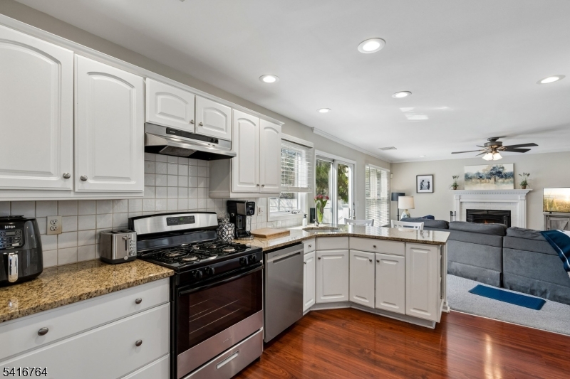 18 Fox Hollow Trl