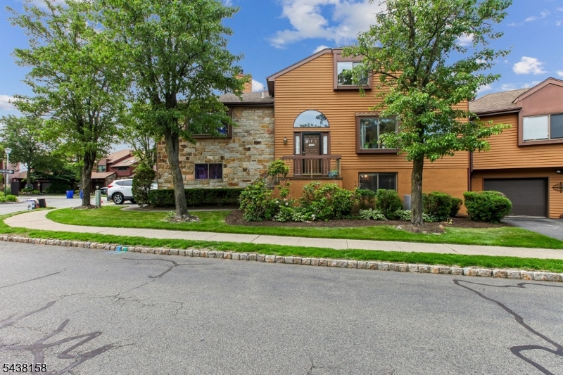 36 Hickory Hill Ct