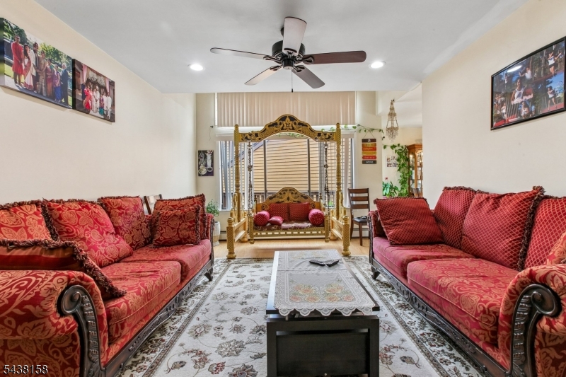 36 Hickory Hill Ct