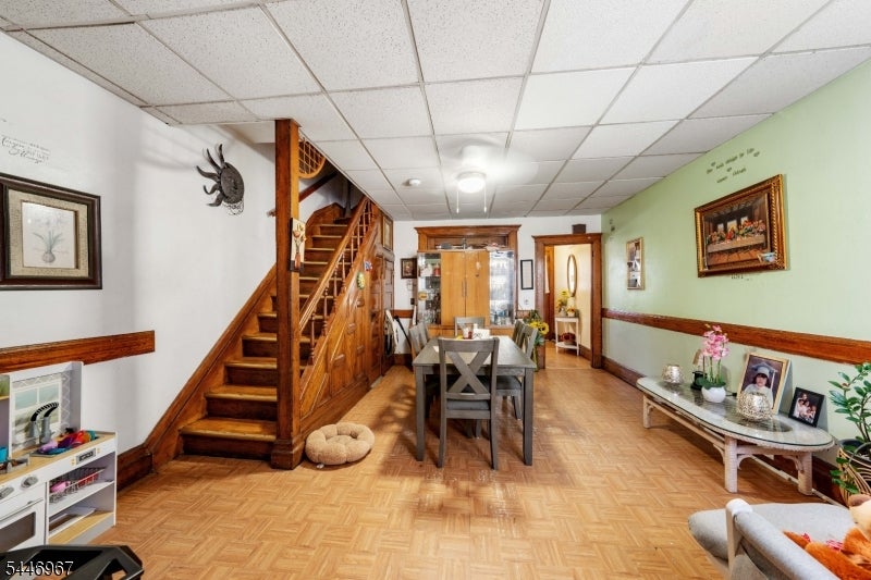149 Howe Ave