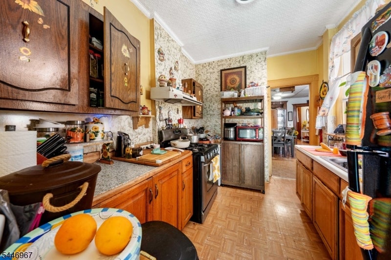 149 Howe Ave