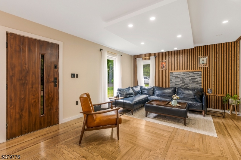 6 Park Ave