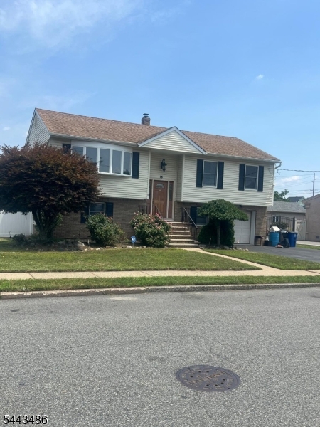 18 Rosengren Ave