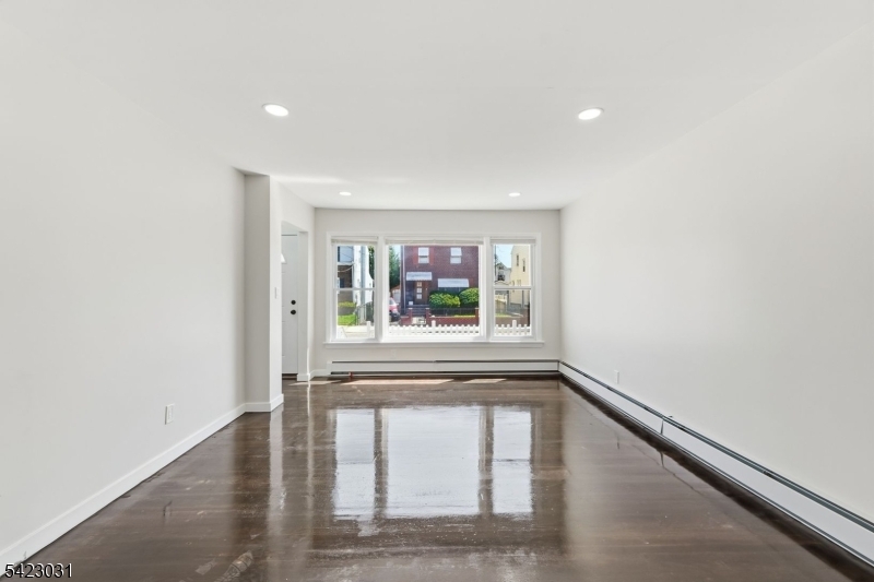 325 Schley St