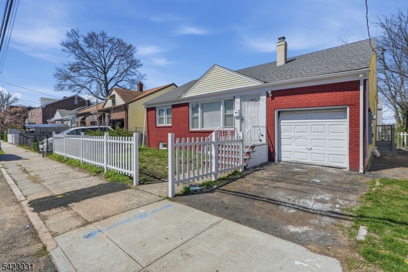 325 Schley St