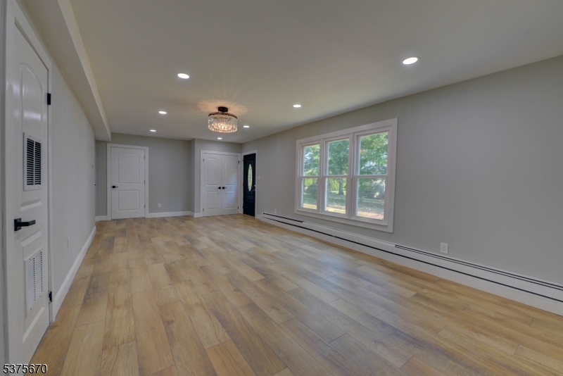 8 West Dr