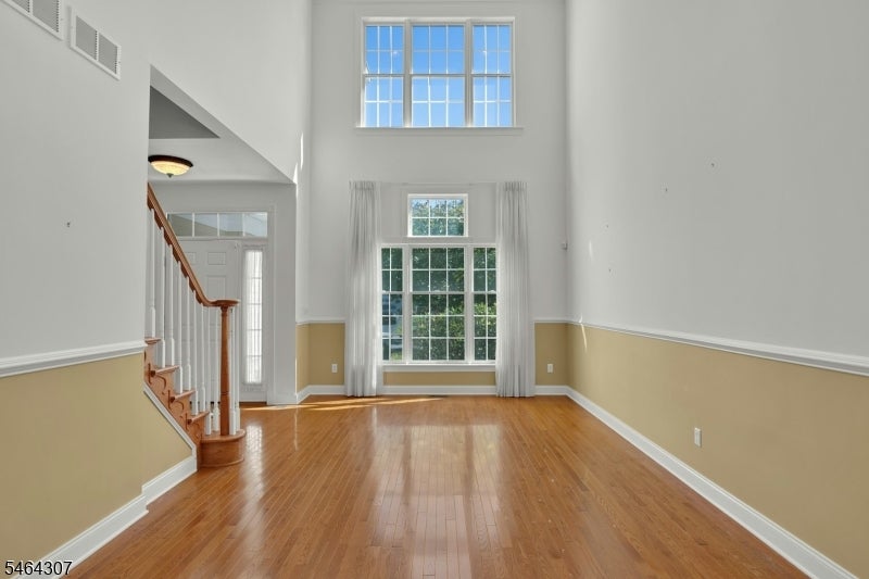 25 Jade Ln