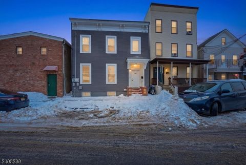 206 Clark Pl Elizabeth City NJ 07206