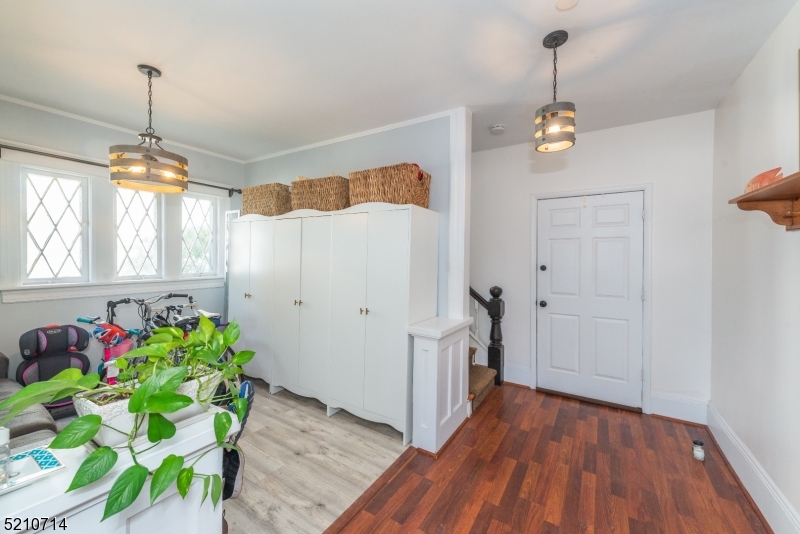 327 Orange Rd 1
