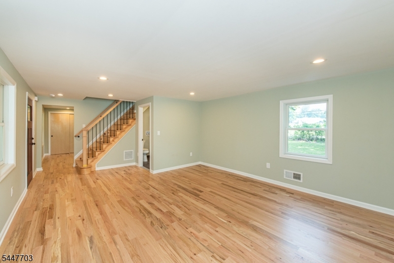 77 River Rd
