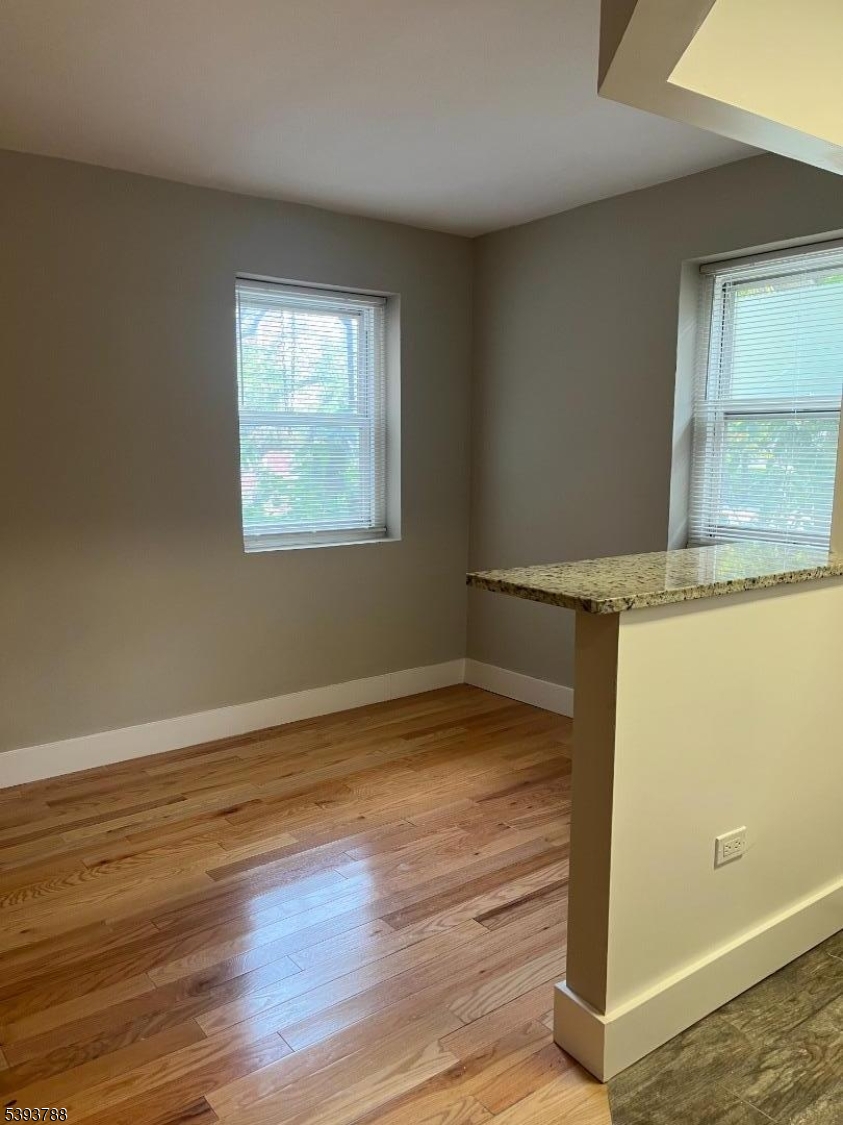 15-17 Fairview Ave 6