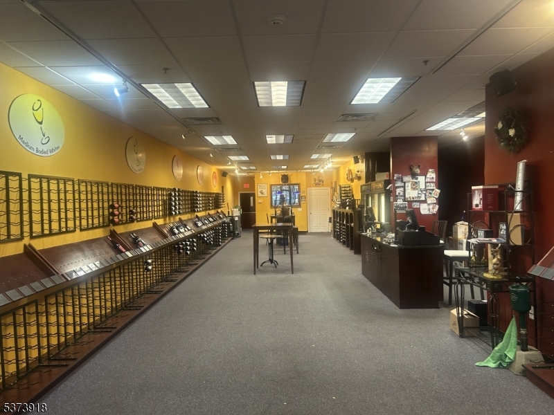 66 W Main St
