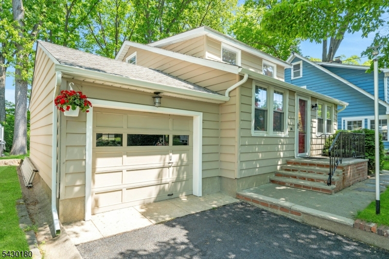 56 Highwood Rd