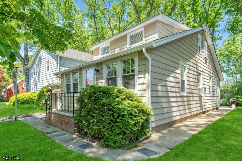 56 Highwood Rd