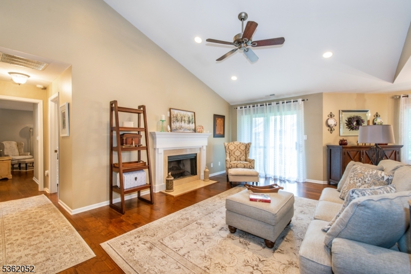 1 Tulip Cres 2C