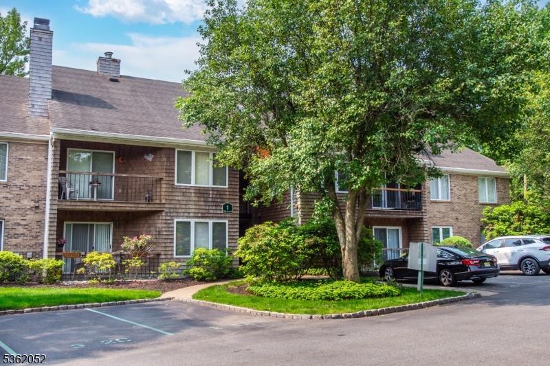1 Tulip Cres 2C