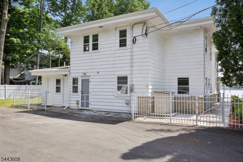 19 Lakeland Dr