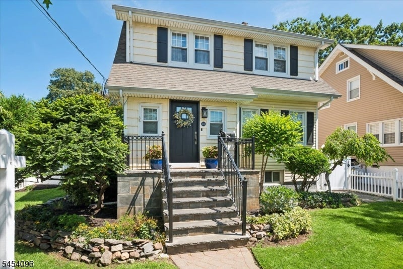 211 Walnut Ave