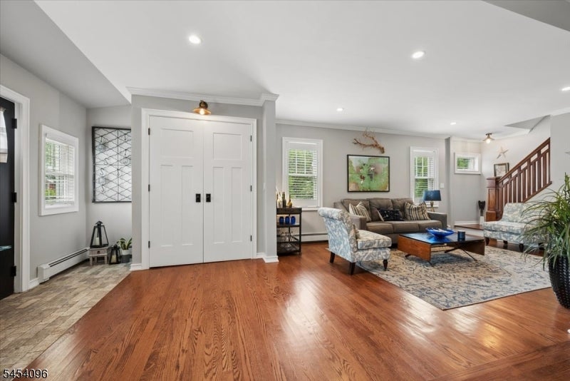 211 Walnut Ave