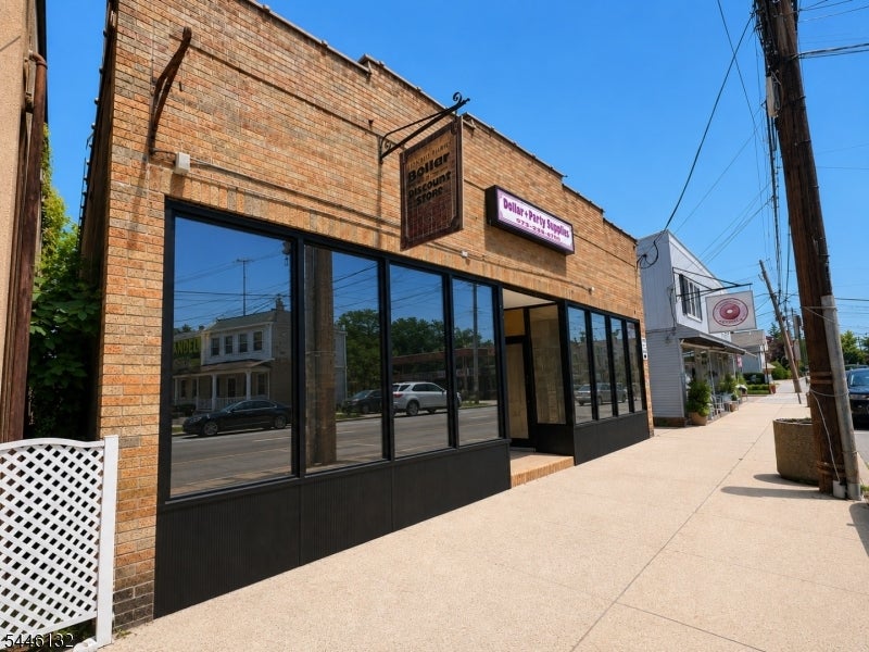 193 Main St