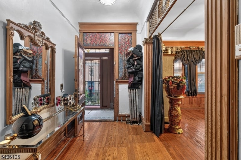 45 S 9th St