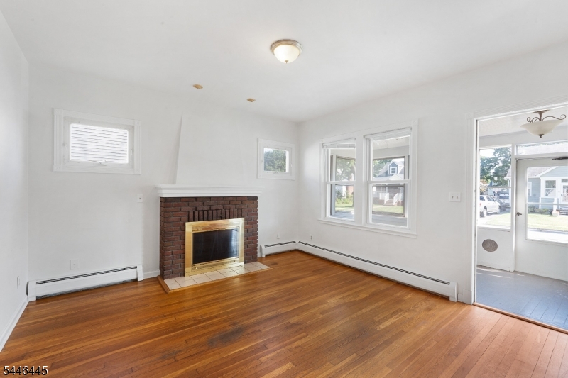 87 Fairchild Ave