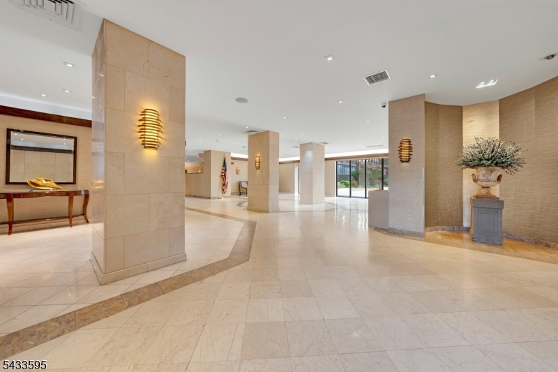 300 Winston Dr-C0214 214