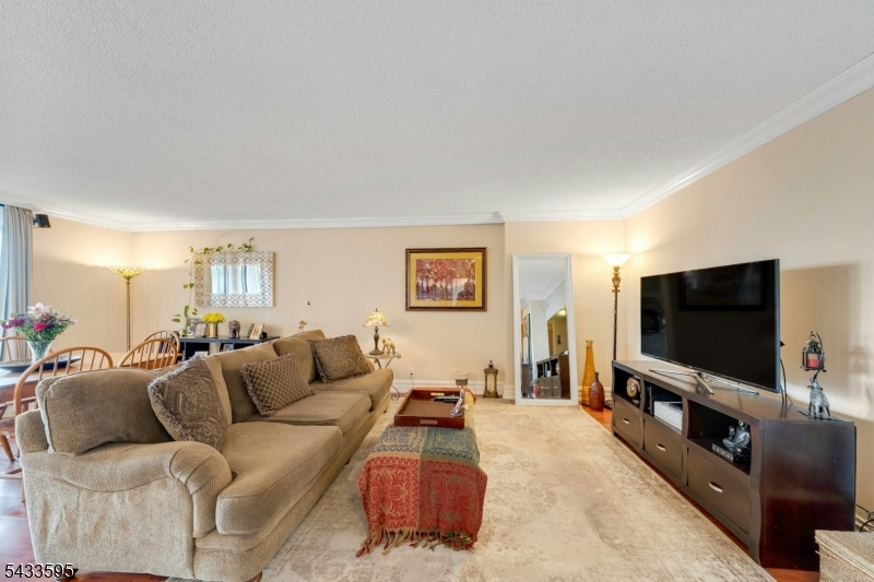 300 Winston Dr-C0214 214