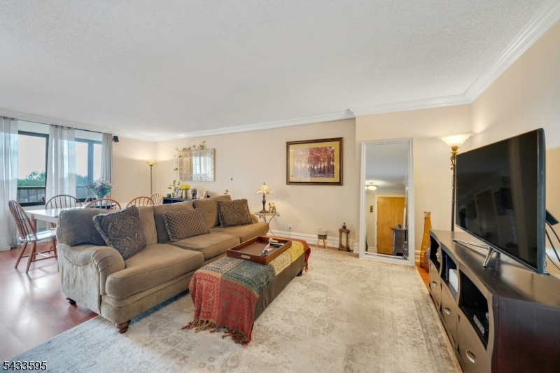 300 Winston Dr-C0214 214